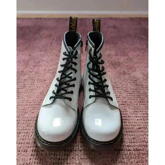 Dr Martens Girls Combat Boots Size 4 White Patent Leather Lace Up - Picture 1 of 5